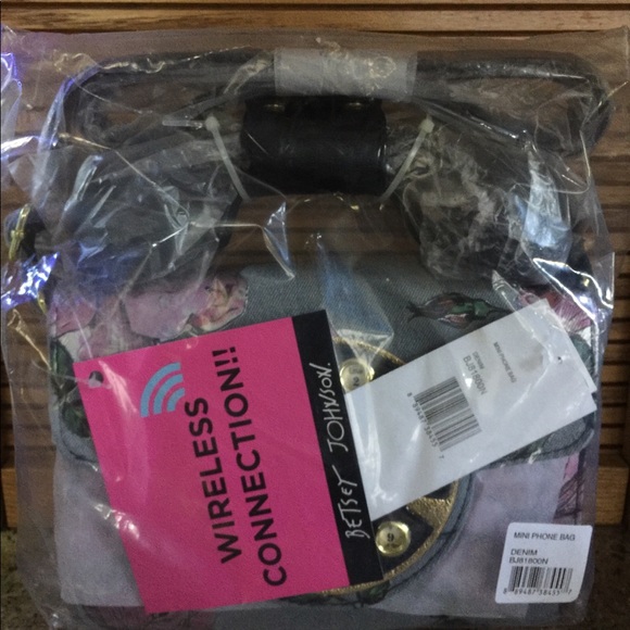 Betsey Johnson Phone Bag GREAT GIFT New in Package - Picture 2 of 5
